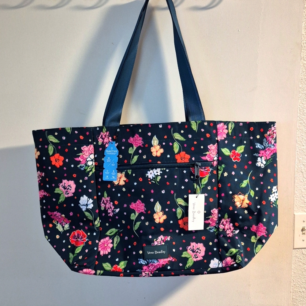 Vera Bradley, drawstring family tote